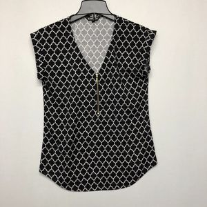 Express Women Sleeveless 1/4 Zip Blouse Top Shirt Size Small Black M125 -2